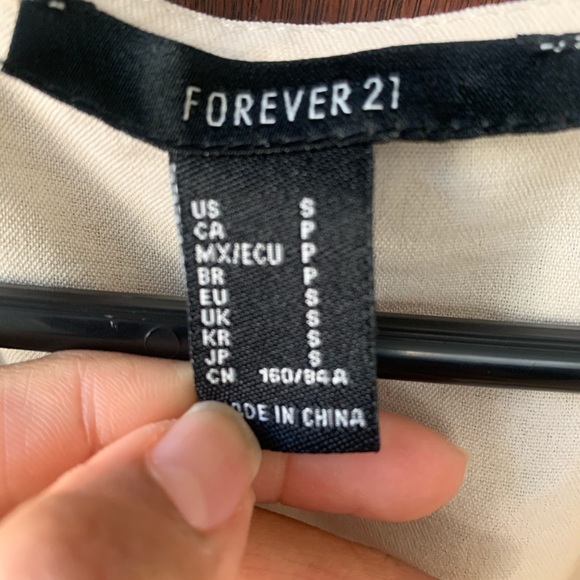 FOREVER 21 CROPPED BLOUSE - Picture 4 of 4